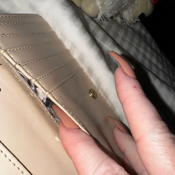 ADRIENNE VITTADINI GOLD GLITTER WALLET PHONE CASE w CHARGER CROSSBODY STRAP - Picture 13 of 16